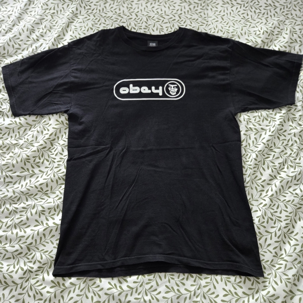 Men's Large Obey T-shirt